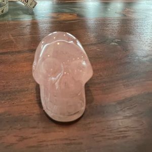 Small rose quartz skull